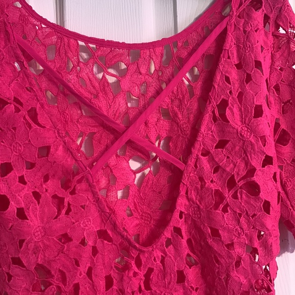 Angela Fashions Fuchsia Pink Crochet Criss Cross Back Lace Top NWOT - Picture 8 of 11